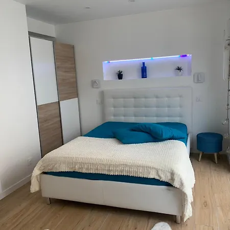 Apartment Independant Refait A Neuf Avec Jacuzzi Et Terrasse Privative Proximite Gare *