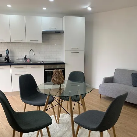Independant Refait A Neuf Avec Jacuzzi Et Terrasse Privative Proximite Gare Apartment