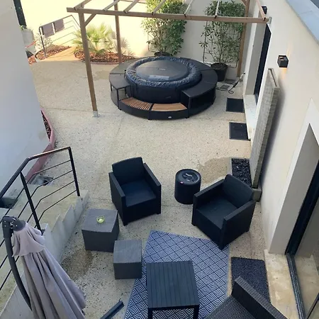 Apartment Independant Refait A Neuf Avec Jacuzzi Et Terrasse Privative Proximite Gare *