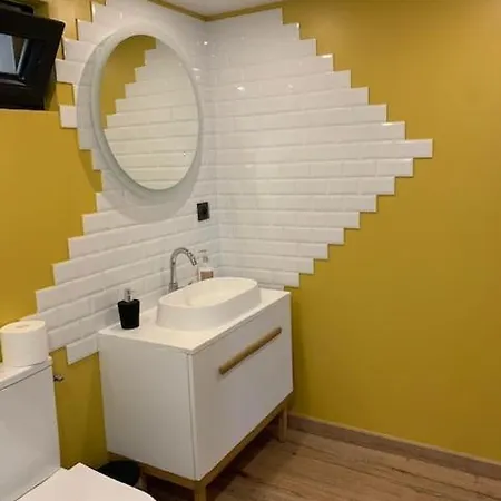 Independant Refait A Neuf Avec Jacuzzi Et Terrasse Privative Proximite Gare Apartment