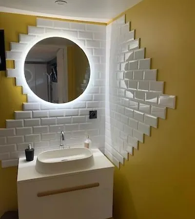 Independant Refait A Neuf Avec Jacuzzi Et Terrasse Privative Proximite Gare Apartment Viarmes