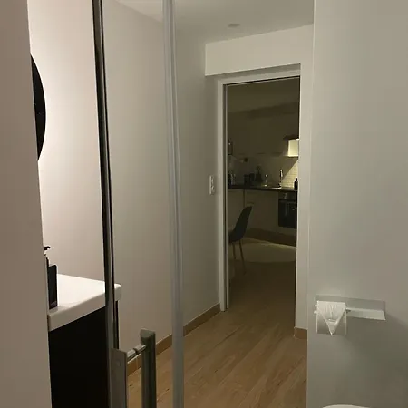 Independant Refait A Neuf Avec Jacuzzi Et Terrasse Privative Proximite Gare Apartment